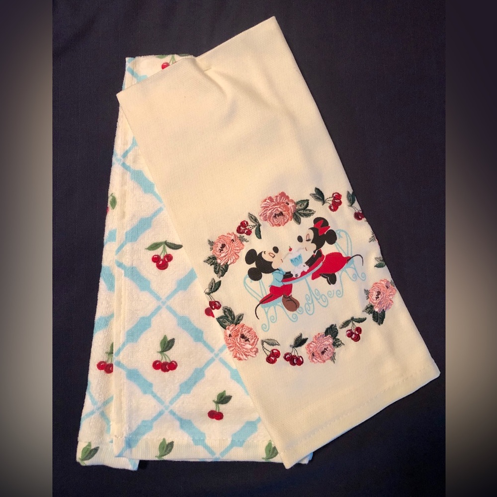 Disney Mickey & Minnie Mouse kitchen towels (NWT)